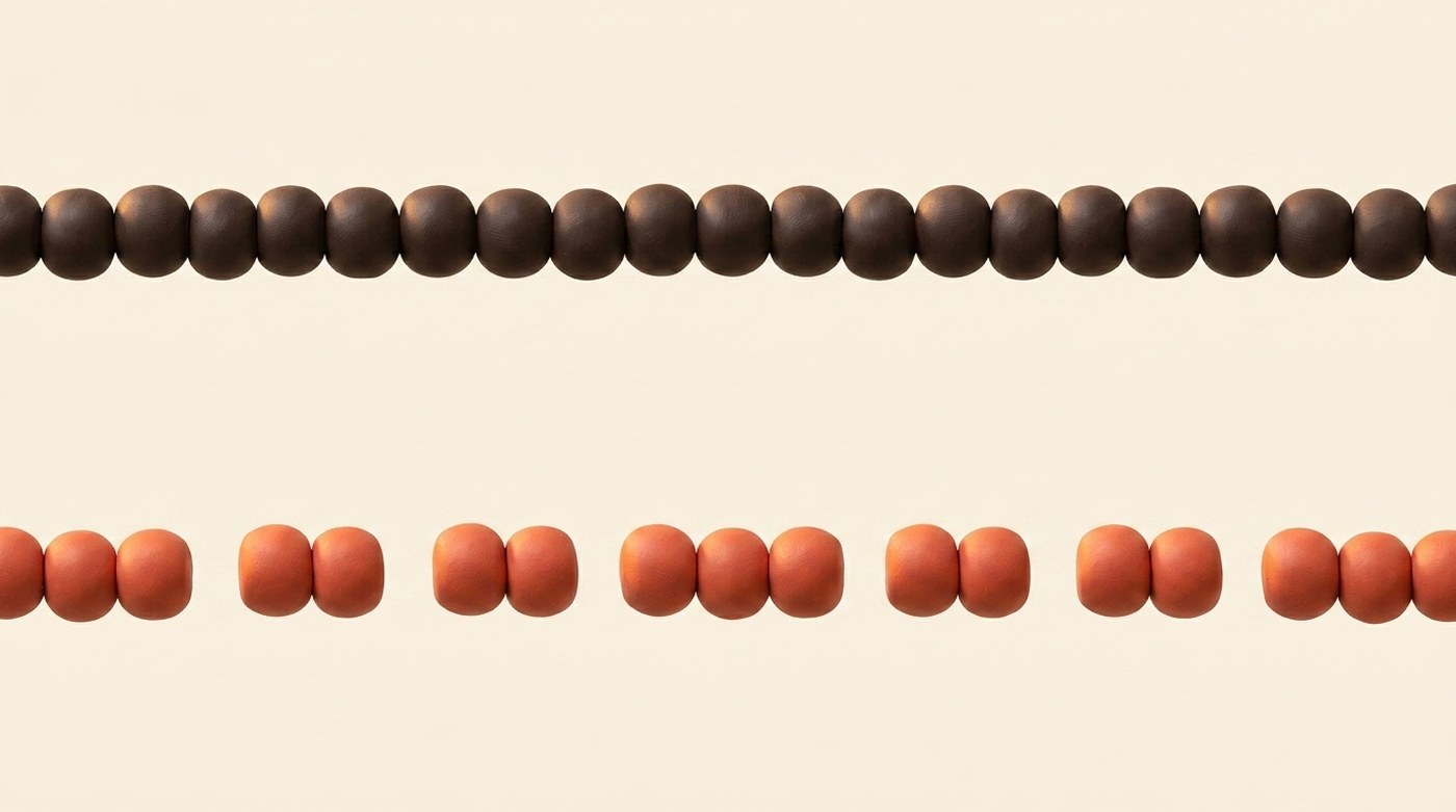 A long unbroken chain of beads above, and the same chain cut into short separate segments below